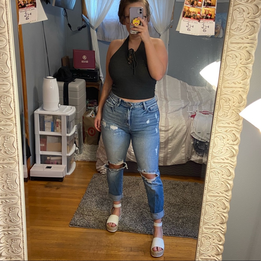 Cropped halter top